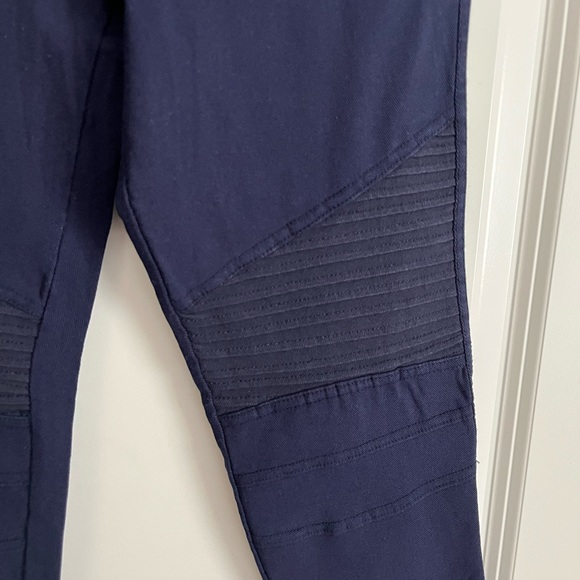 Stretchy moto-style leggings - Picture 2 of 3